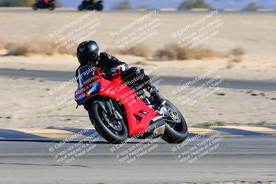 media/Jan-08-2022-SoCal Trackdays (Sat) [[1ec2777125]]/Turn 4 (1145am)/